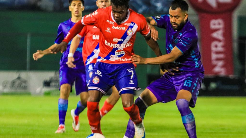 Partido entre Antigua GFC y Xelajú MC por la jornada 13 del Clausura 2025 | Kenny Rodas / Antigua Esportiva