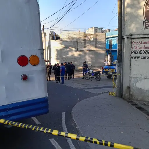 Agentes de la PNC realizaron un cierre parcial en la carretera al Atlántico. ,Amílcar Montejo.