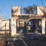 El incendio consumió 20 locales comerciales y 8 viviendas en El Paredón. ,Conred