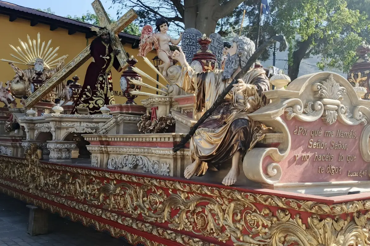 Fieles de la Hermandad de Jesús Nazareno de la Salvación compartieron imágenes del anda., Hermandad de Jesús Nazareno de la Salvación 