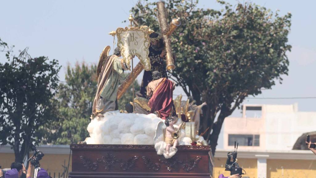 Jesús del Consuelo imparte gracia y bendición a sus fieles | Álex Meoño