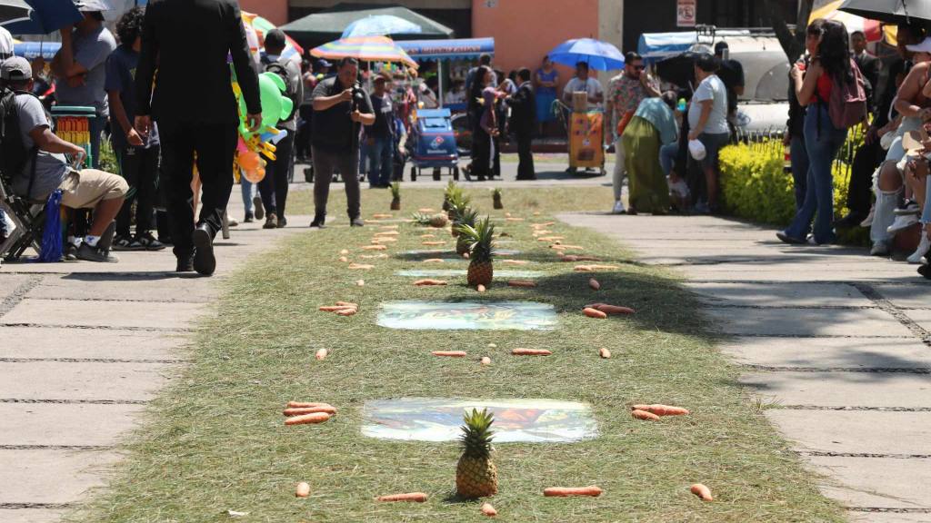 Jesús del Consuelo imparte gracia y bendición a sus fieles | Álex Meoño