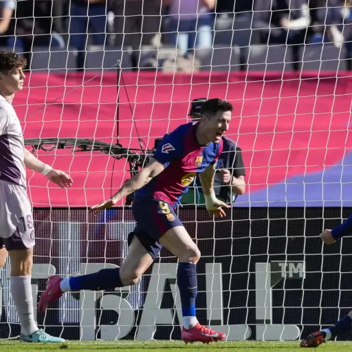 Celebración de Robert Lewandowski ante el Girona - EE