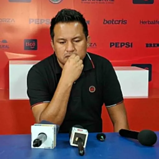 Amarini Villatoro en conferencia de prensa tras derrota ante Municipal en El Trébol 