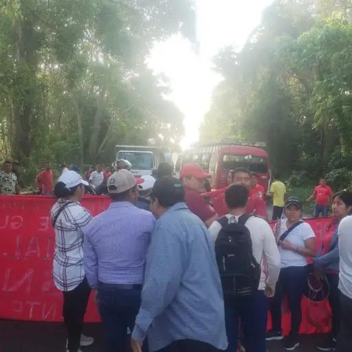 Bloqueo de salubristas en crucero de La Virgen, Tecún Umán, San Marcos.