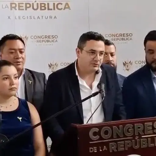 Diputados Samuel Pérez y otros integrantes de Semilla en conferencia. ,Dayana Rashón/EU