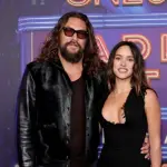 Jason Momoa y Adria Arjona  ,Redes sociales