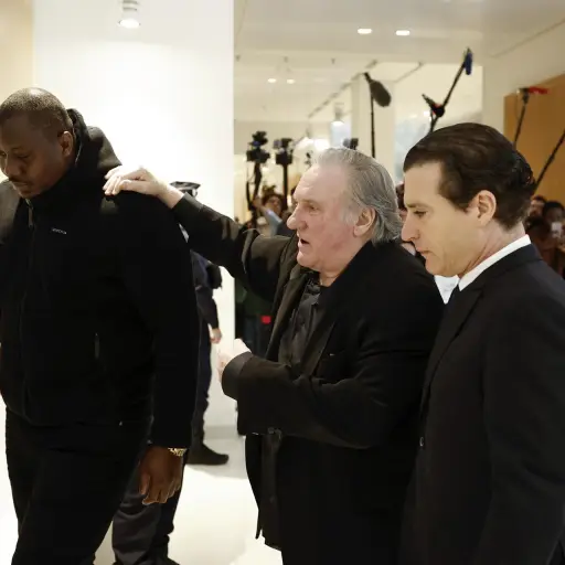 El actor Gerard Depardieu está siendo juzgado por cargos de agresión sexual contra dos mujeres en el set de la película 'Les Volets Verts' en 2021 , (Francia) EFE/EPA/CHRISTOPHE PETIT TESSON