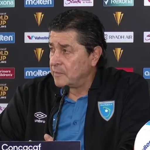 Luis Fernando Tena en conferencia de prensa 