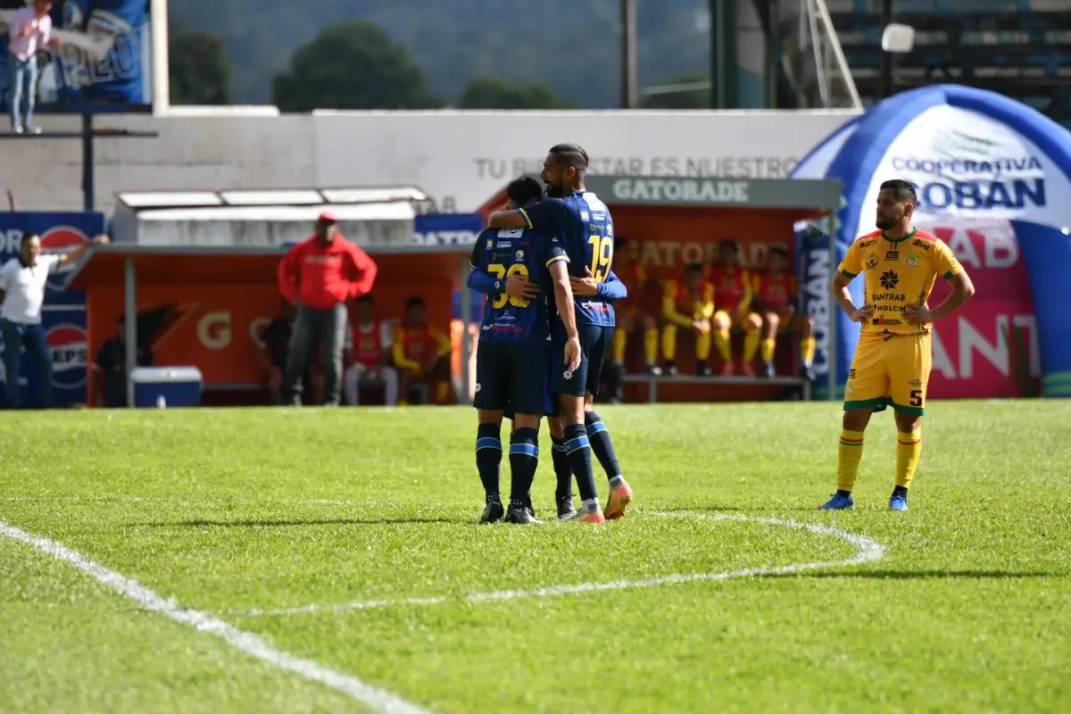 Celebración de Cobán ante el Deportivo Marquense - CSD Cobán Imperial