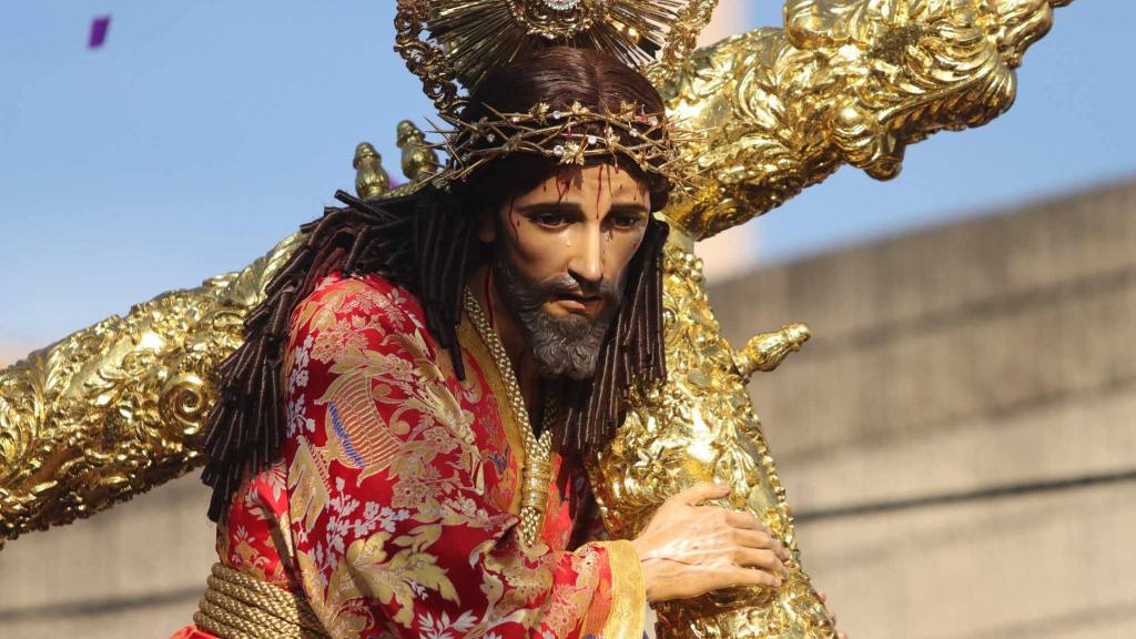 Figuras de ángeles y querubines adornan el anda de Jesús Nazareno de la Paz | Álex Meoño