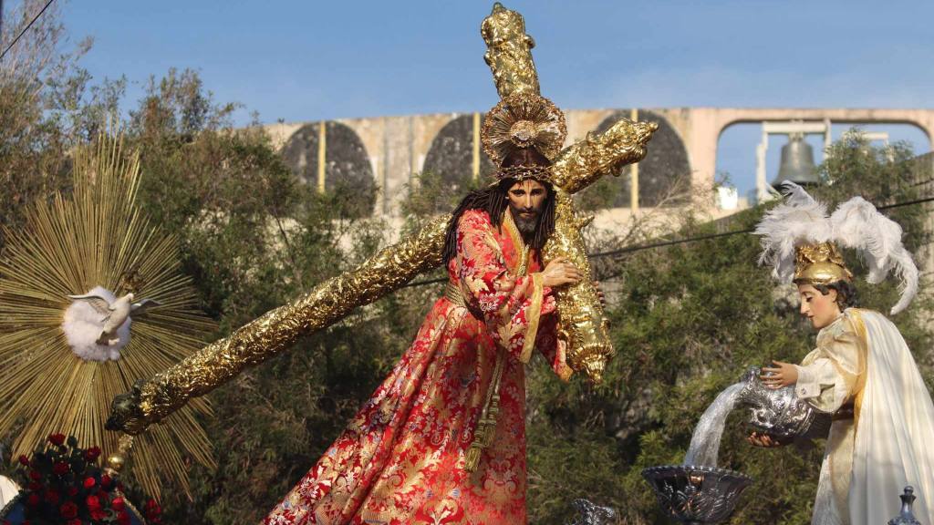 Figuras de ángeles y querubines adornan el anda de Jesús Nazareno de la Paz | Álex Meoño