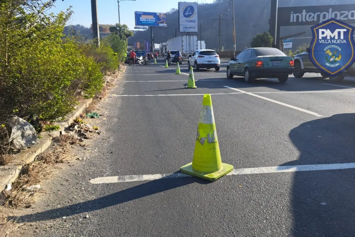 La PMT de Villa Nueva pidió precaución al llegar al lugar del accidente., PMT de Villa Nueva.