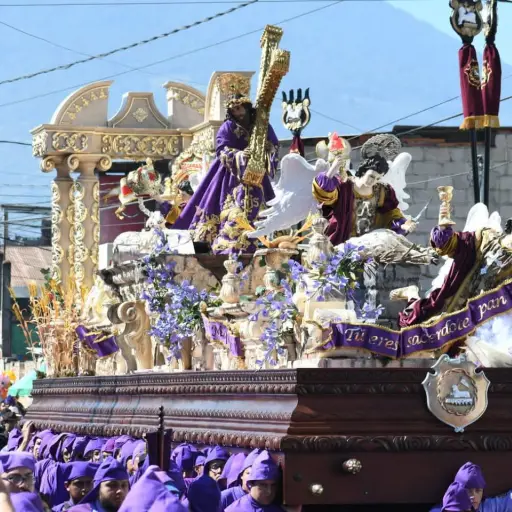 Jesús Nazareno El Dulce Rabí llevó sentimientos de fe y devoción a los fieles de Antigua Guatemala. ,PNC de Guatemala.