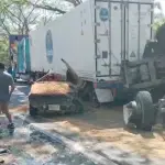 El conductor del picop fue llevado a la emergencia de un hospital de la localidad. ,Bomberos Voluntarios.