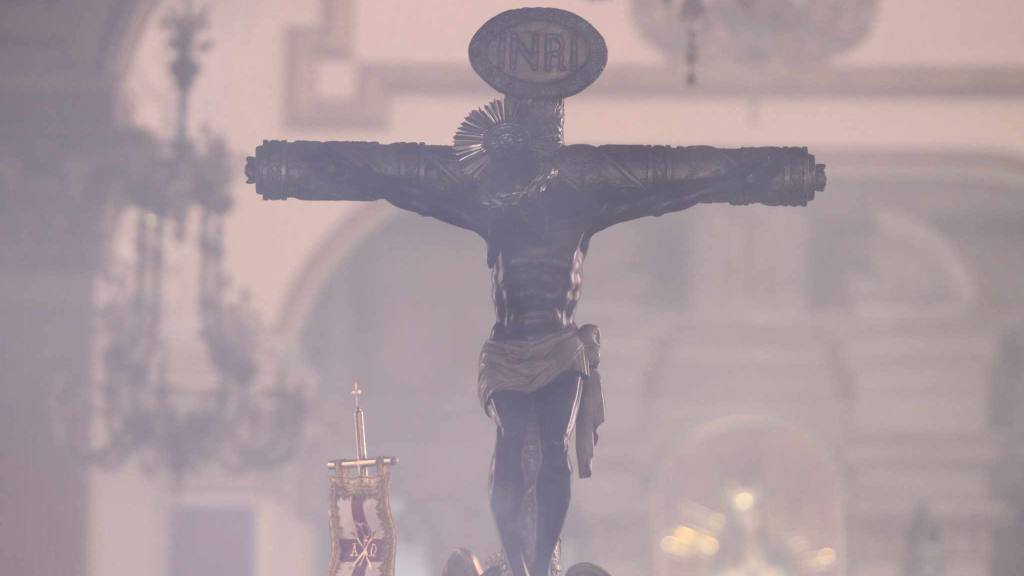 Fieles veneran a la Consagrada Imagen del Santo Cristo de Esquipulas. | 