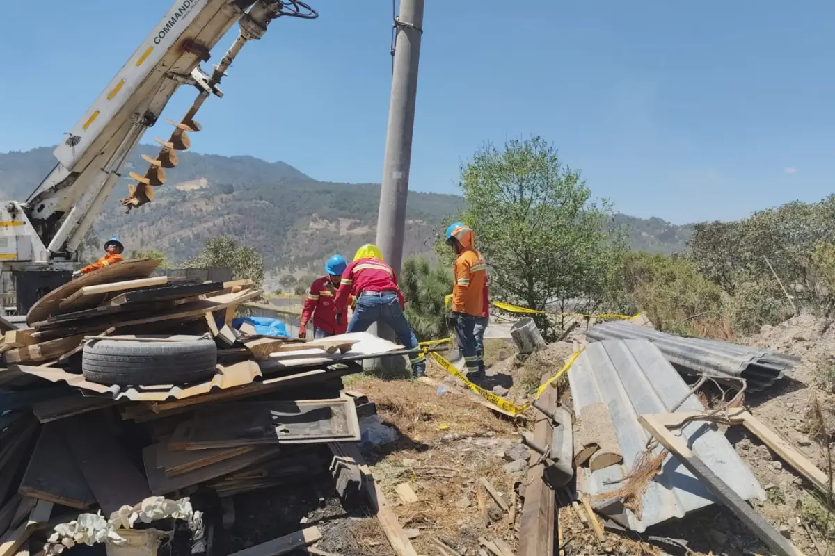 Energuate realiza trabajos para poder restablecer el servicio de energía eléctrica en Quetzaltenango