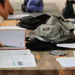 Estudiante - escuela - mochila