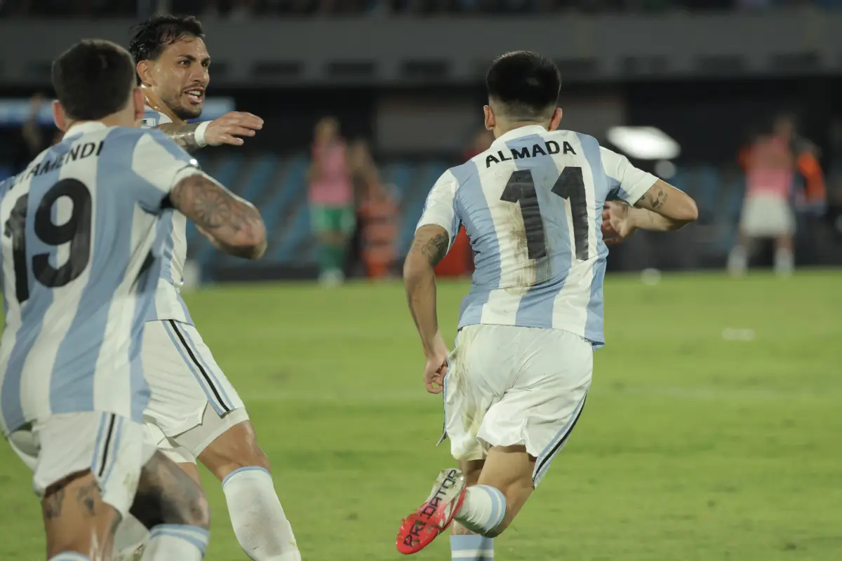 Celebración de Thiago Almada ante Uruguay - Argentina