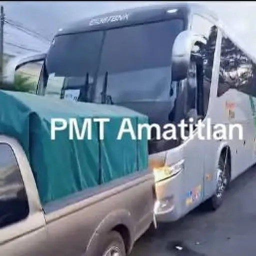 Tránsito complicado luego de triple colisión en Amatitlán