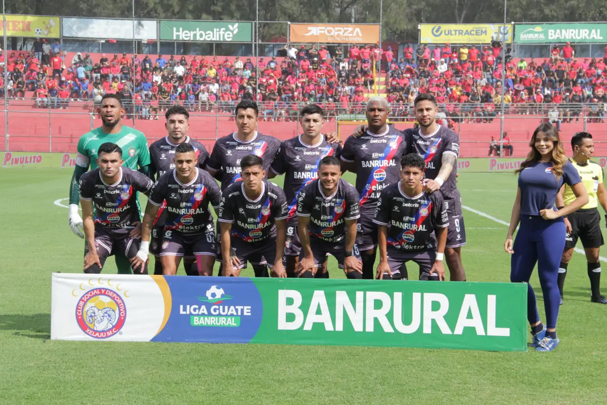 Once de Xelajú MC ante Municipal - Alex Meoño