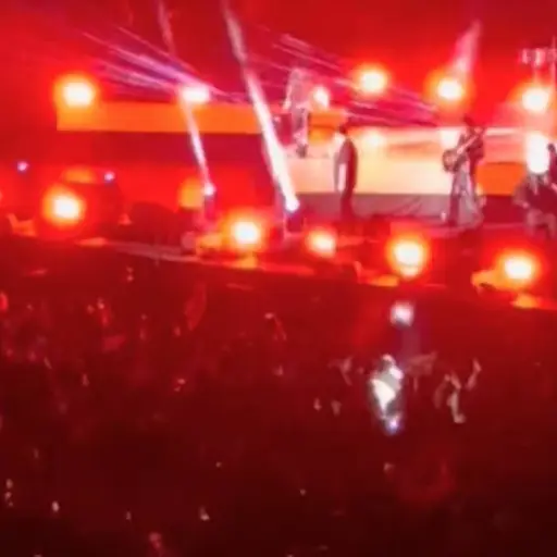 Caos en concierto de Fuerza Regida ,Redes sociales