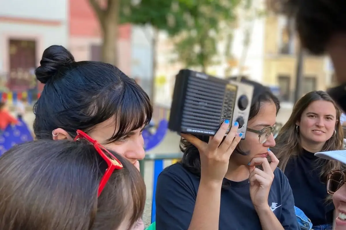 Foto poder de la radio en emergencias, instagram @la_ser