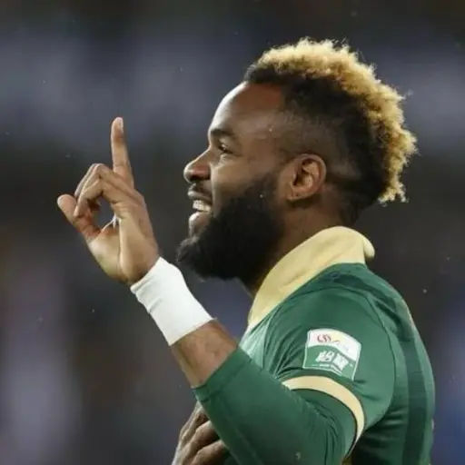 Muere el delantero Aaron Boupendza en China