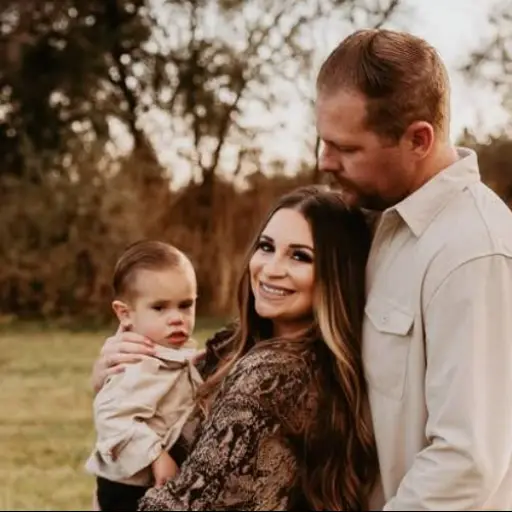 Lindsay Dewey ,Instagram