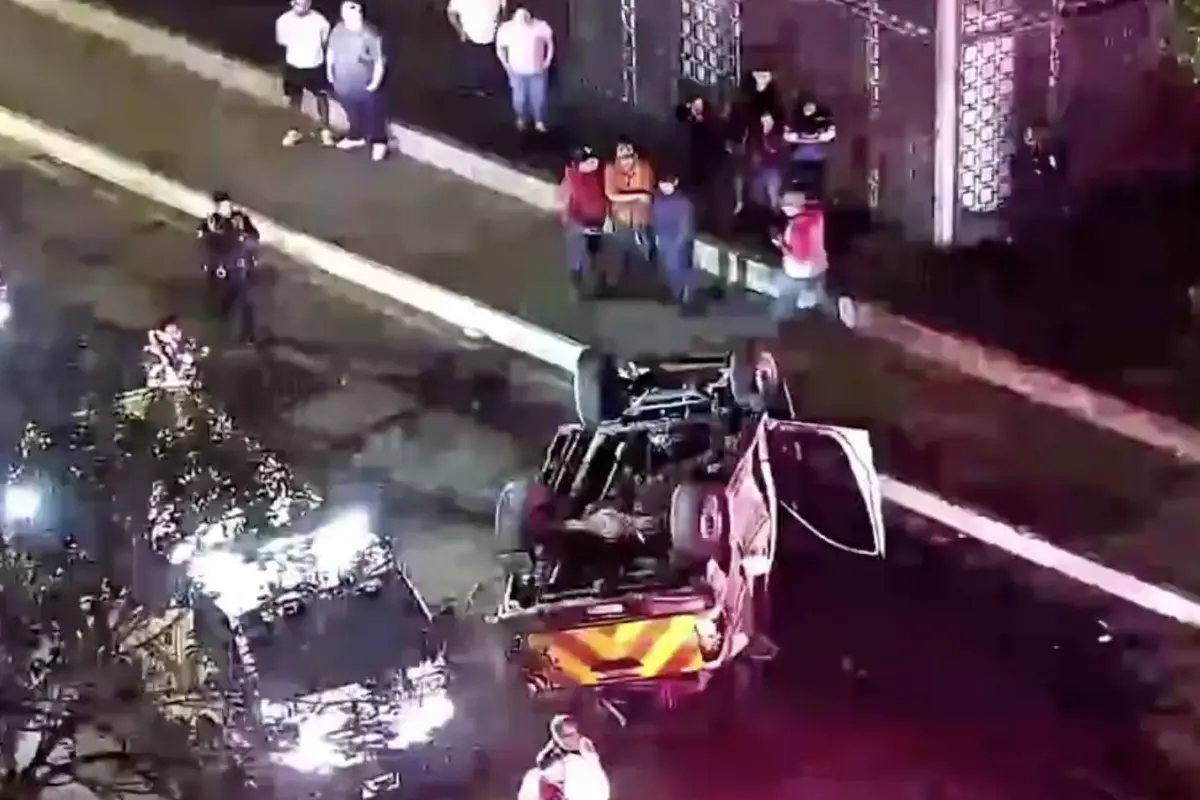ambulancia volcada en zona 1 , Captura de video