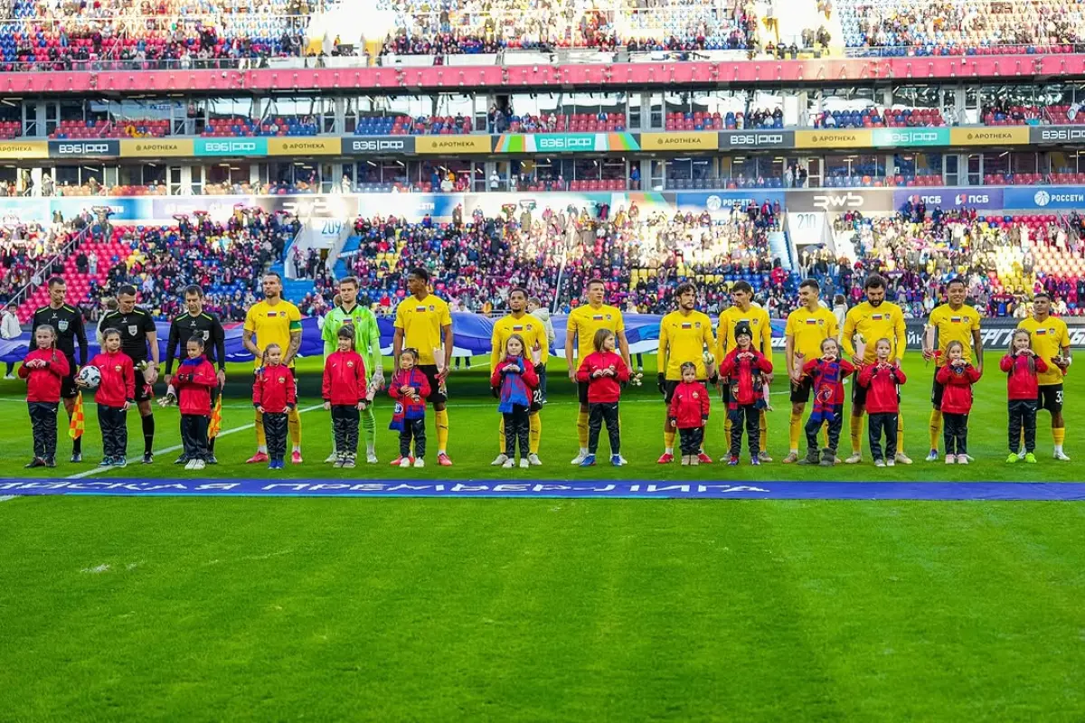 Equipo de futbol ruso se rebela contra su directiva - FC Khimki