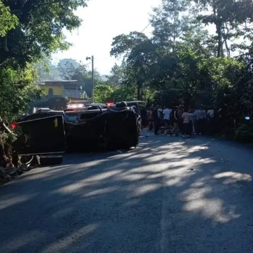 Aparatoso accidente en San Marcos ,Bomberos Municipales Departamentales