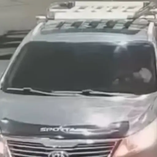 Huye sin pagar tras cargar combustible. ,Redes sociales