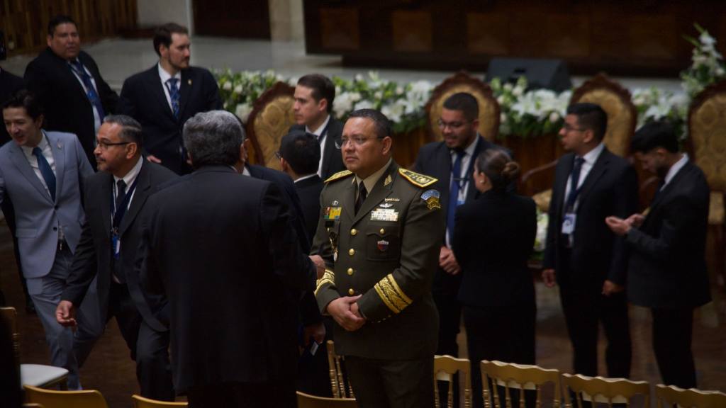 Ministros de Estado a la espera del inicio del acto protocolario. | Omar Solís, Emisoras Unidas