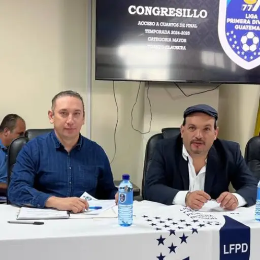 Parte del Comité Ejecutivo de Primera División en sesión de trabajo 