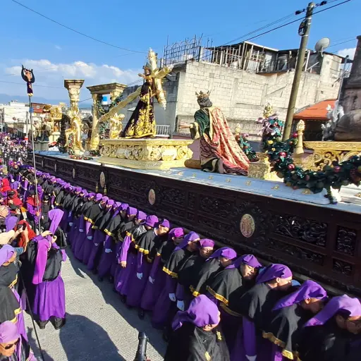 Procesión de Jesús Nazareno de las Tres Potencias. ,Omar Solís/Emisoras Unidas