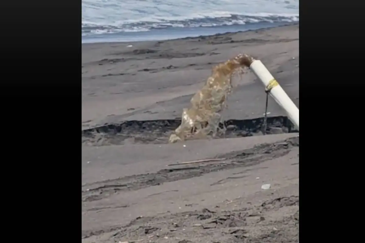 Denuncia desagüe aguas negras , Captura de video