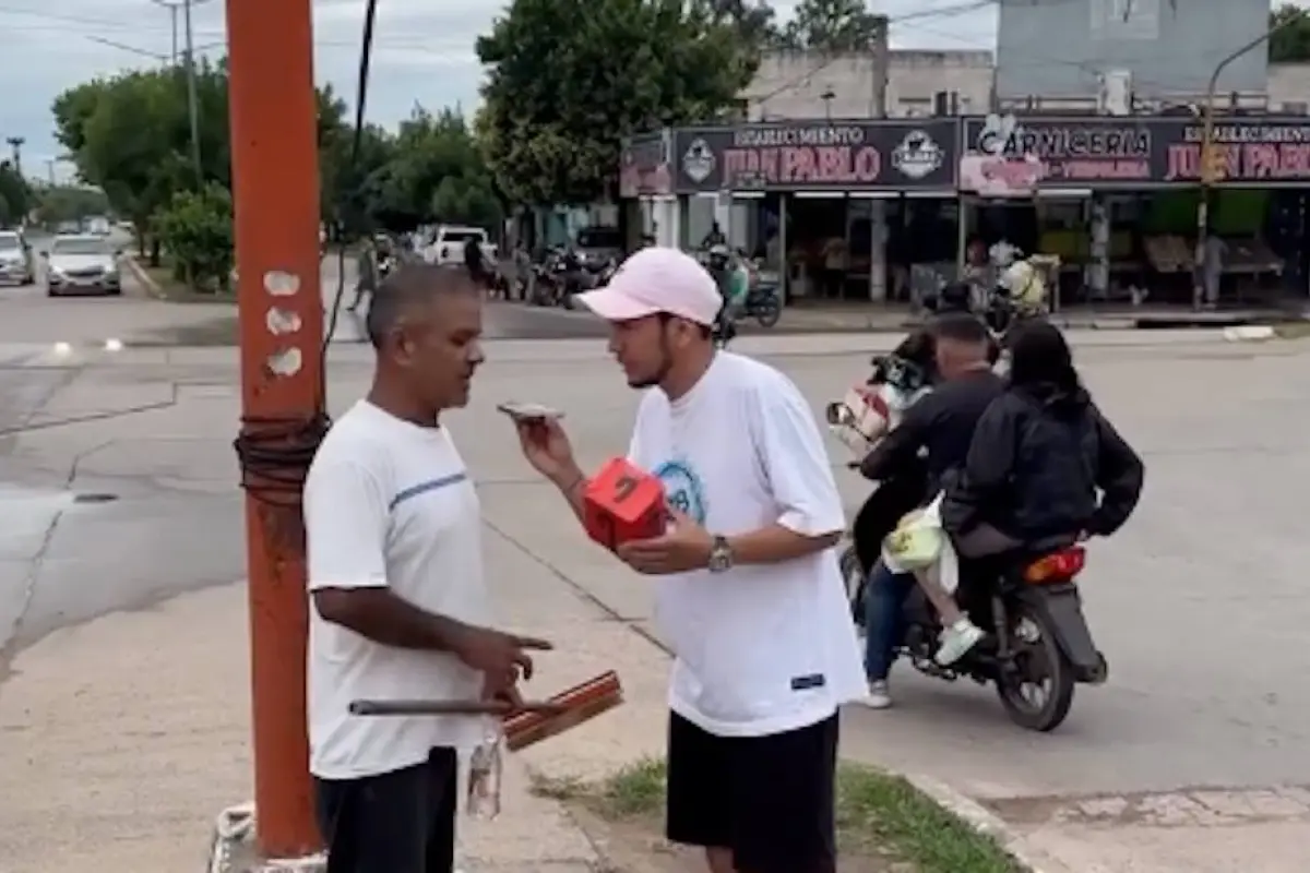 Cae influencer solidario acusado de secuestrar a una joven., Redes sociales
