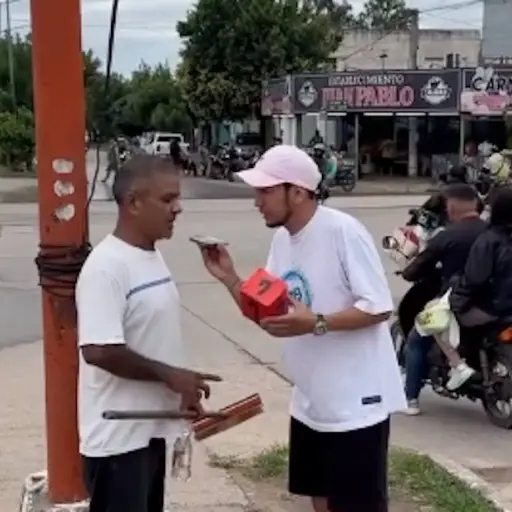 Cae influencer solidario acusado de secuestrar a una joven. ,Redes sociales