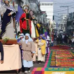 ¿Por qué se elaboran alfombras en Semana Santa en Guatemala?t