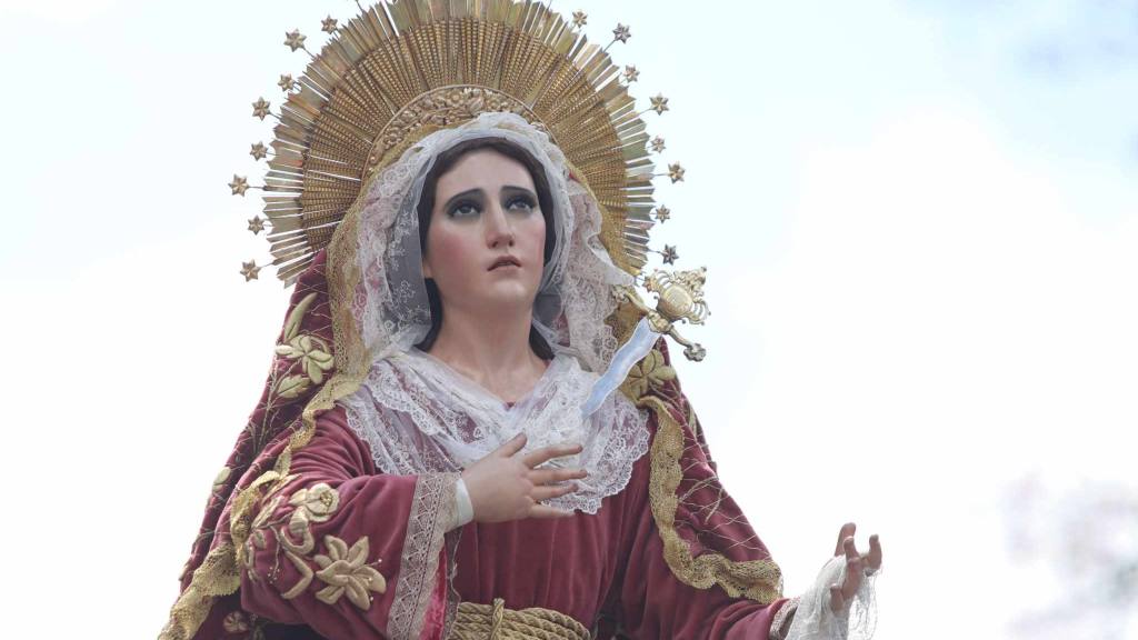 Virgen de Dolores acompaña a Jesús Nazareno de los Milagros | Álex Meoño