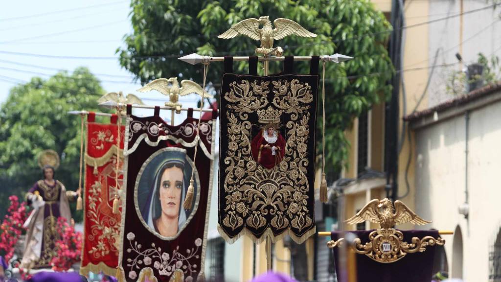 Virgen de Dolores acompaña a Jesús Nazareno de los Milagros | Álex Meoño