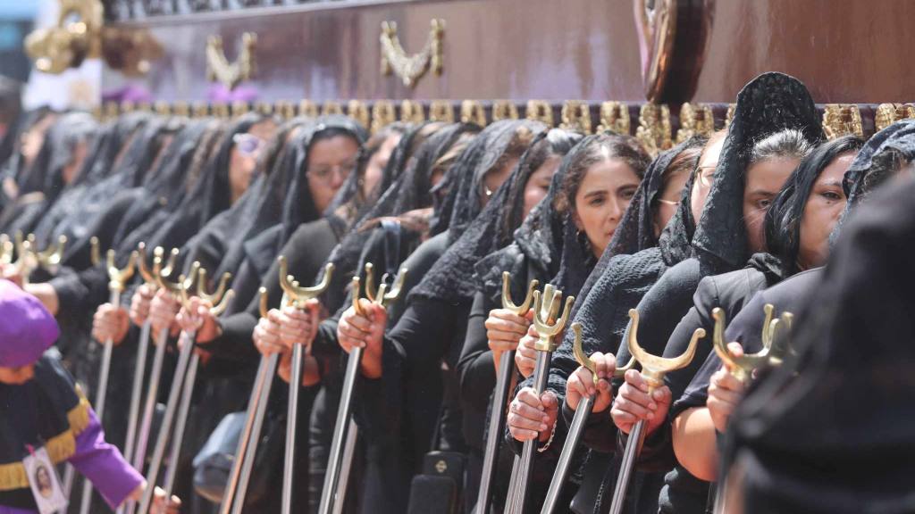 Virgen de Dolores acompaña a Jesús Nazareno de los Milagros | Álex Meoño