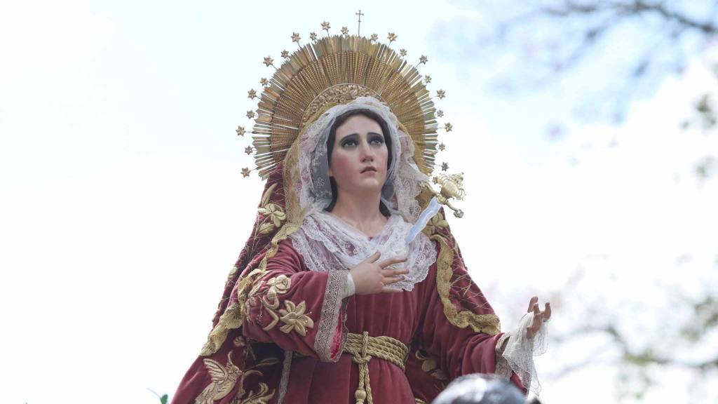 Virgen de Dolores acompaña a Jesús Nazareno de los Milagros | Álex Meoño