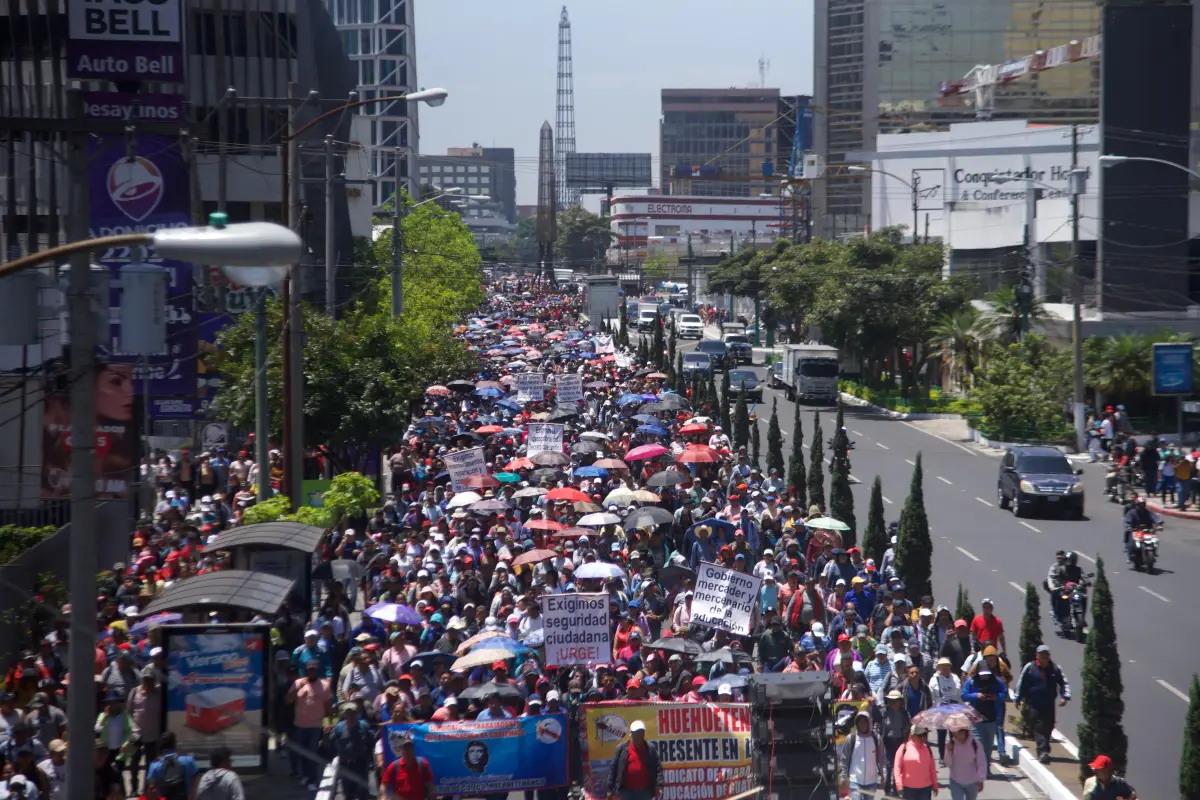 Manifestación de maestros en la capital