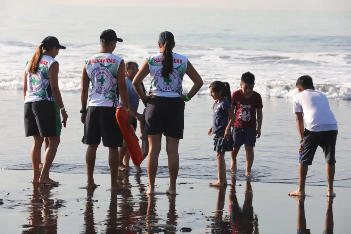 Cuerpo de Salvamento del IGSS , Cortesía