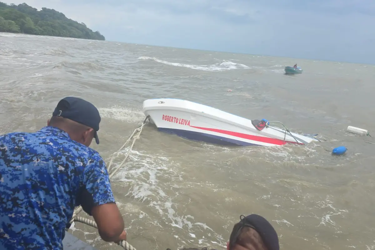 Comando Naval recupera embarcación., Foto X