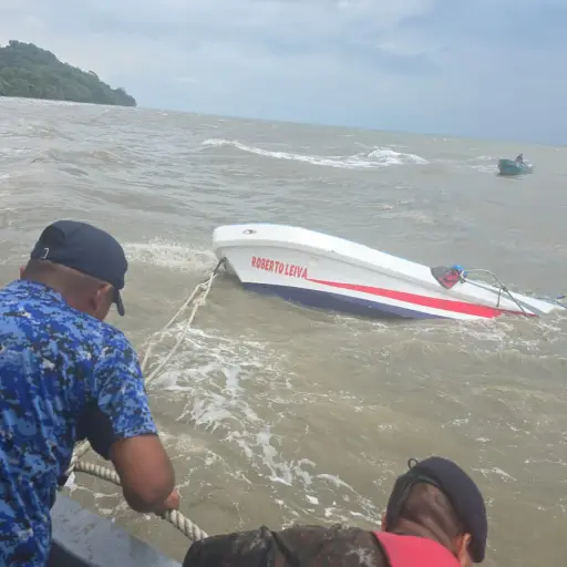 Comando Naval recupera embarcación. ,Foto X