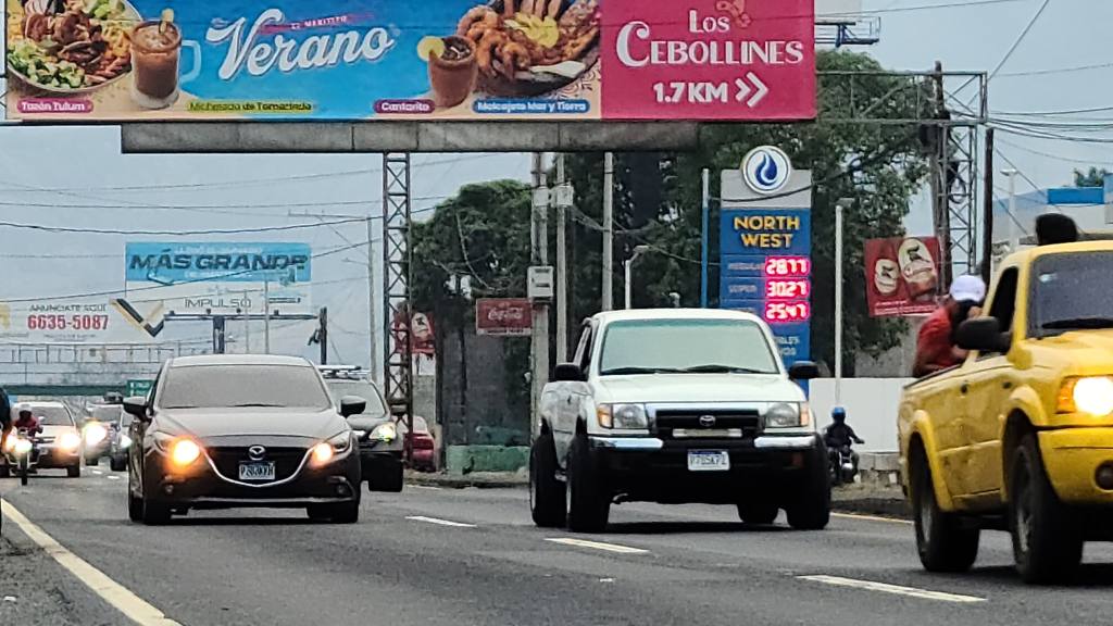 Operación retorno en carretera al Pacífico; veraneantes empiezan a regresar a la capital. | Oliver Paniagua