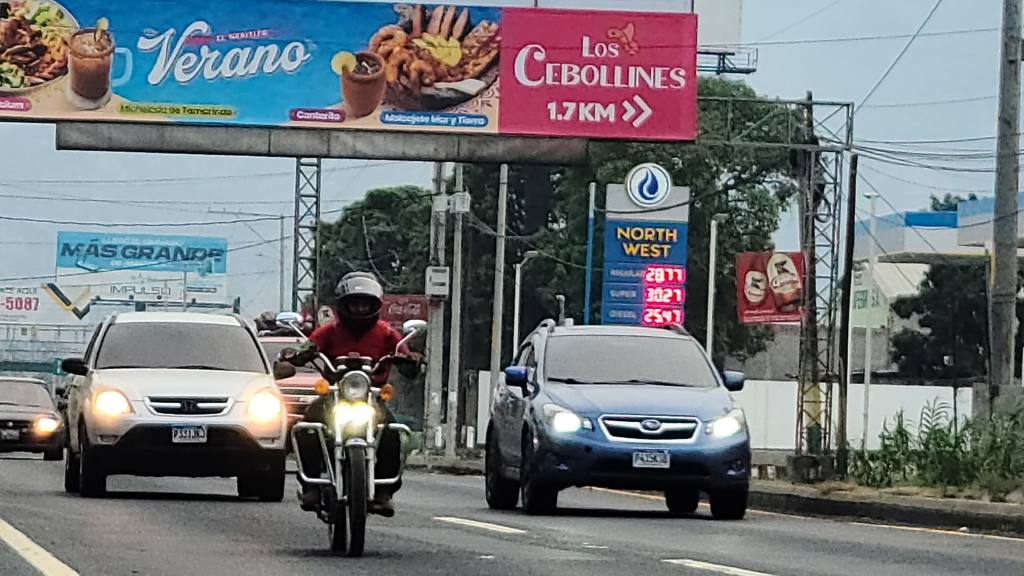 Operación retorno en carretera al Pacífico; veraneantes empiezan a regresar a la capital. | Oliver Paniagua
